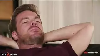 يأتي بصاحبه لأخته من اجل المال مترجم عربي