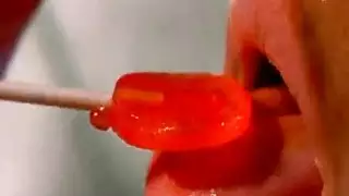 شباب أتراك يجنون علاقة جنسية جماعية مع قذف على الوجه